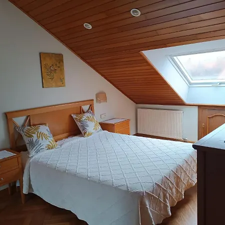 Vacacional Os Pineiros Apartment